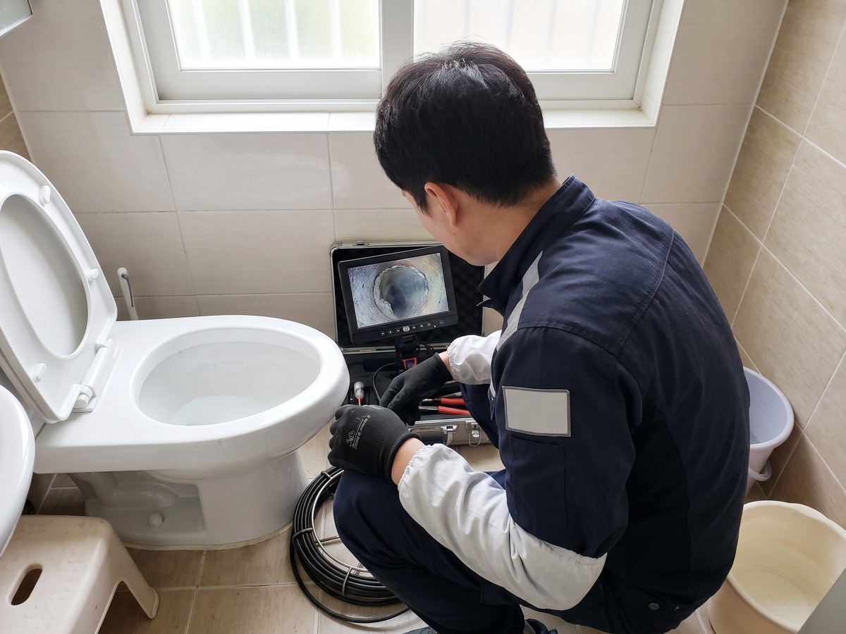 변기막힘 작업 사진